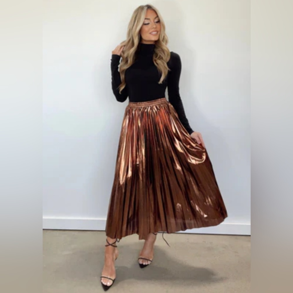 Lane 201 Elegant Metallic Skirt